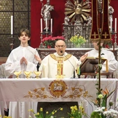 Bp Kiciński o papieżu Franciszku: Znalazł klucz do naszych serc przez bliskość i serdeczność