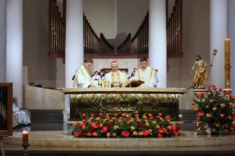 Bp Szkudło: niech słowo „świadectwo” pozostanie testamentem papieża w naszych sumieniach