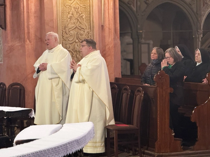 Msza żałobna w intencji papieża