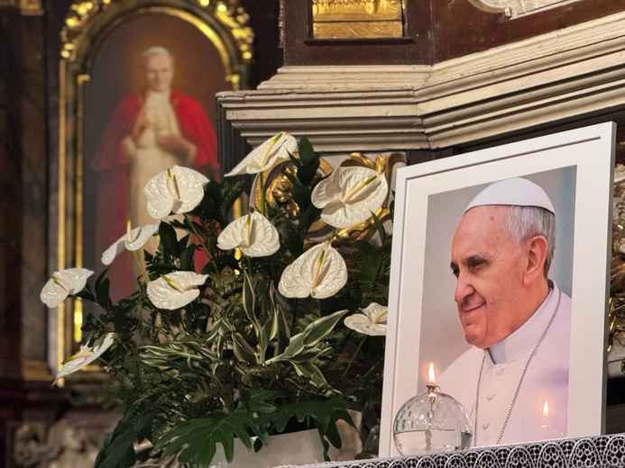 Msza żałobna w intencji papieża