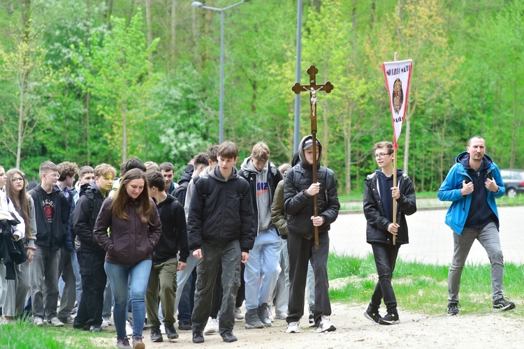 Pielgrzymka ósmoklasistów do Gietrzwałdu