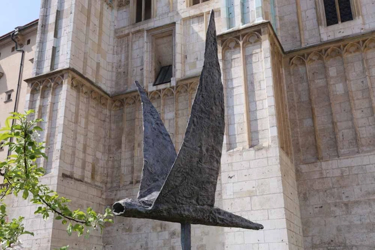 Wystawa rzeźb Magdaleny Abakanowicz