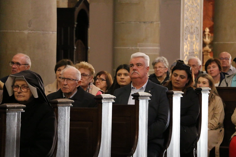 Płock. Msza za Ojca Świętego