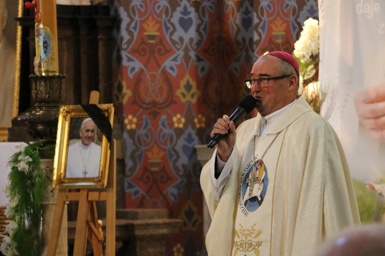 Płock. Msza za Ojca Świętego
