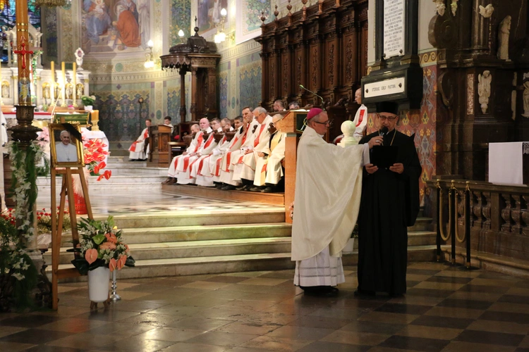 Płock. Msza za Ojca Świętego