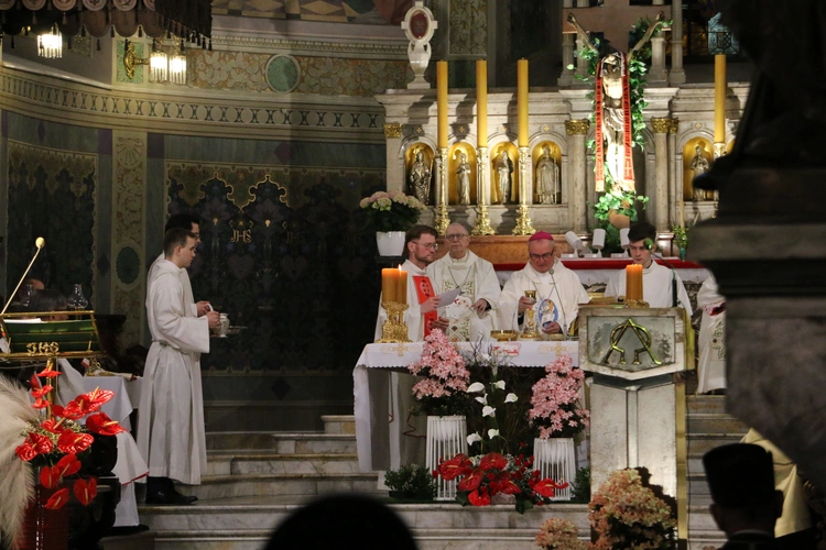 Płock. Msza za Ojca Świętego