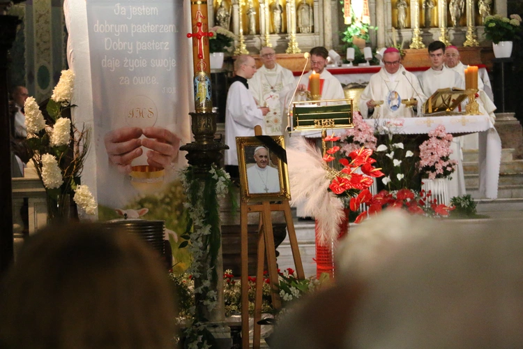 Płock. Msza za Ojca Świętego