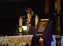 Pszczyna. Wieczór modlitwy za zmarłego papieża