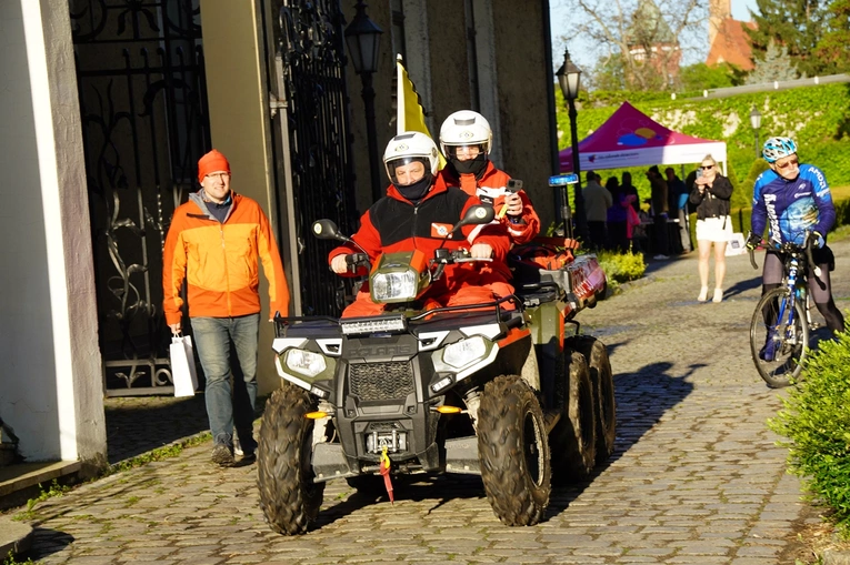 V Sztafeta na Jasną Górę im. Szymka Łąka. Dla chorych dzieci, z pamięcią o papieżu Franciszku