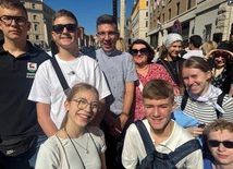 Dziś wszystkie drogi prowadzą do Rzymu, na pogrzeb papieża Franciszka