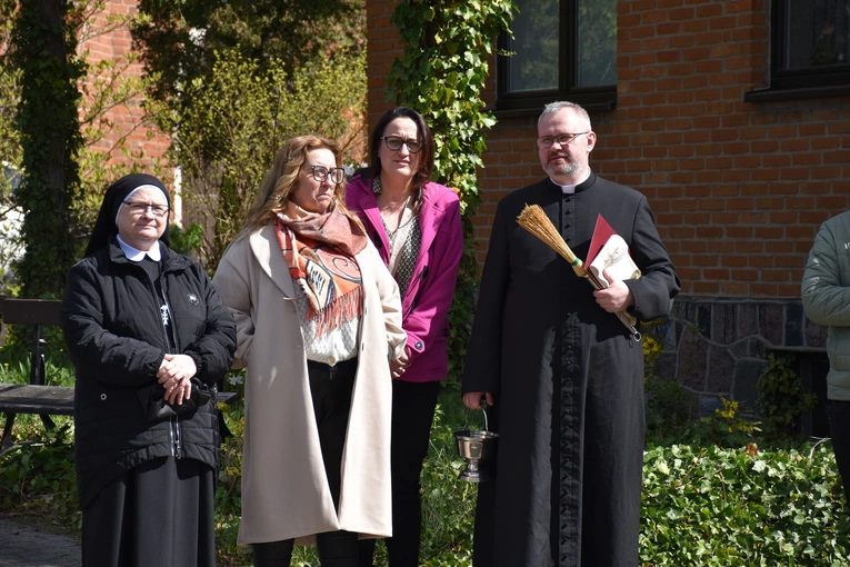 Lodówka społeczna "Serce w słoiku"