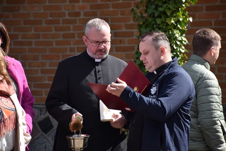 Lodówka społeczna "Serce w słoiku"