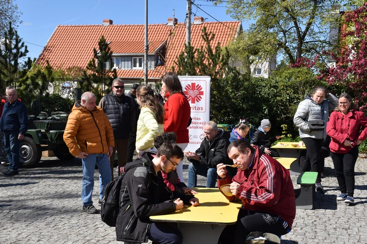 Lodówka społeczna "Serce w słoiku"