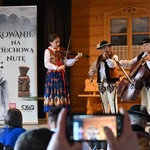 Ze śpiewem i muzyką