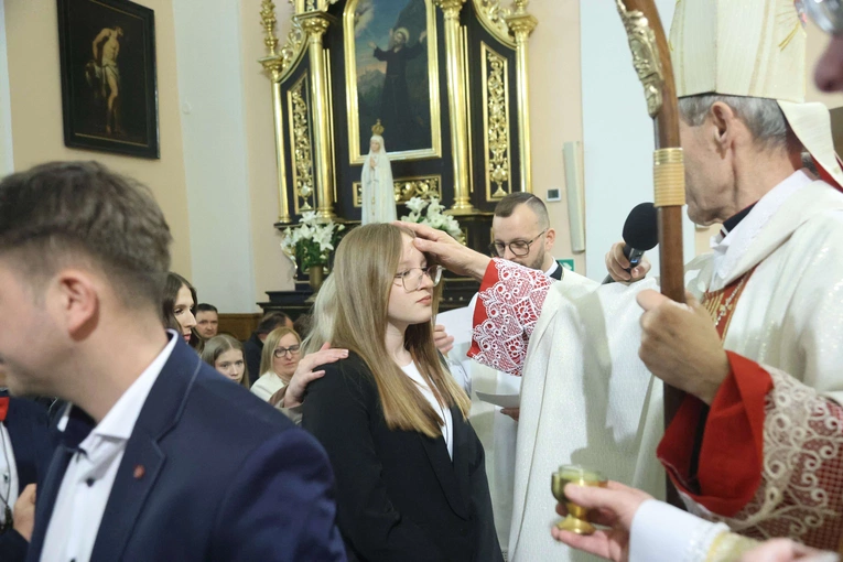 Bierzmowanie w Oleśnie