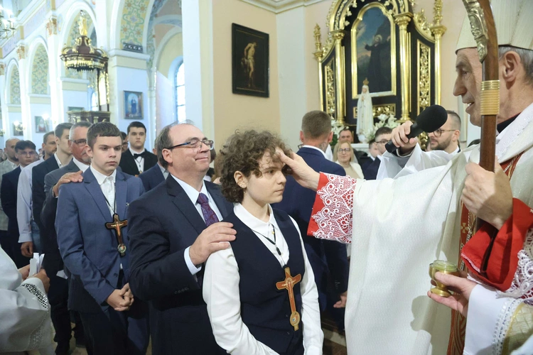 Bierzmowanie w Oleśnie