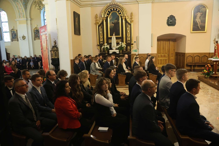Bierzmowanie w Oleśnie