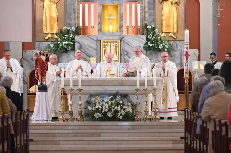 Modlitwa za zmarłego papieża Franciszka