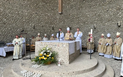 Abp Kupny w Dachau: Sprzeciwiamy się wszelkim ideologiom