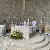 Abp Kupny w Dachau: Sprzeciwiamy się wszelkim ideologiom
