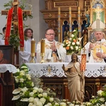 Abp Mieczysław Mokrzycki intronizował relikwie św. Jana Pawła II we Wrocławiu-Ołtaszynie