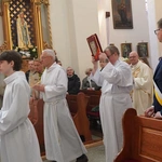 Abp Mieczysław Mokrzycki intronizował relikwie św. Jana Pawła II we Wrocławiu-Ołtaszynie