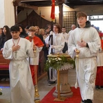 Abp Mieczysław Mokrzycki intronizował relikwie św. Jana Pawła II we Wrocławiu-Ołtaszynie
