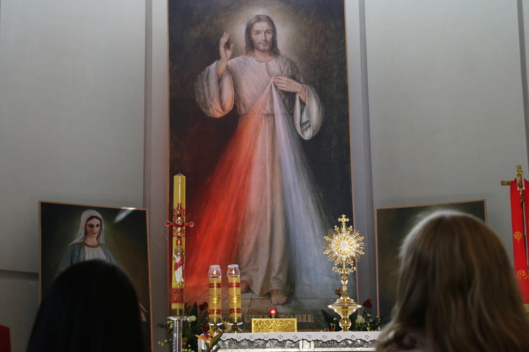 Godzina Miłosierdzia w Sanktuarium Bożego Miłosierdzia w Płocku