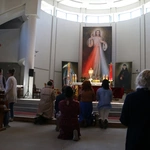 Godzina Miłosierdzia w Sanktuarium Bożego Miłosierdzia w Płocku