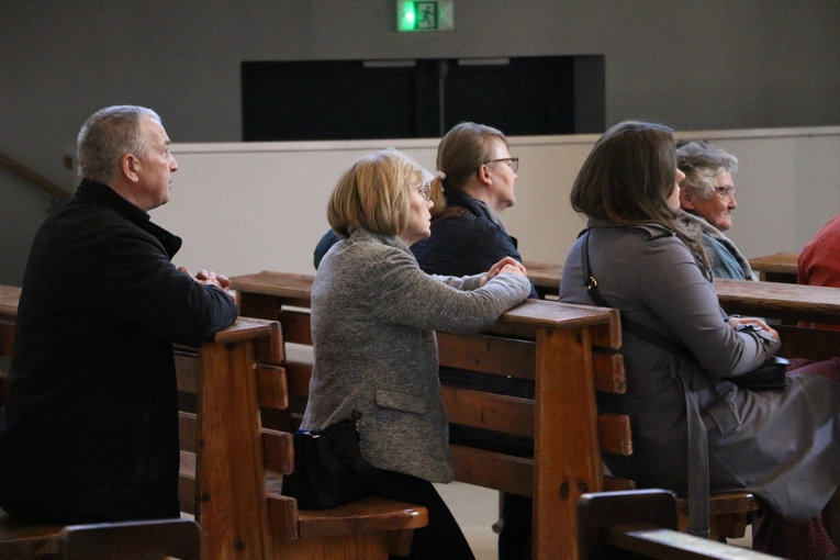 Godzina Miłosierdzia w Sanktuarium Bożego Miłosierdzia w Płocku