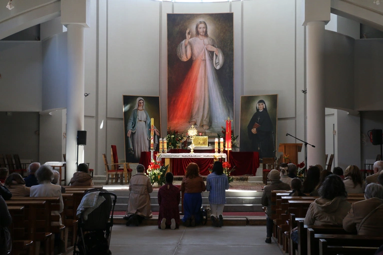 Godzina Miłosierdzia w Sanktuarium Bożego Miłosierdzia w Płocku