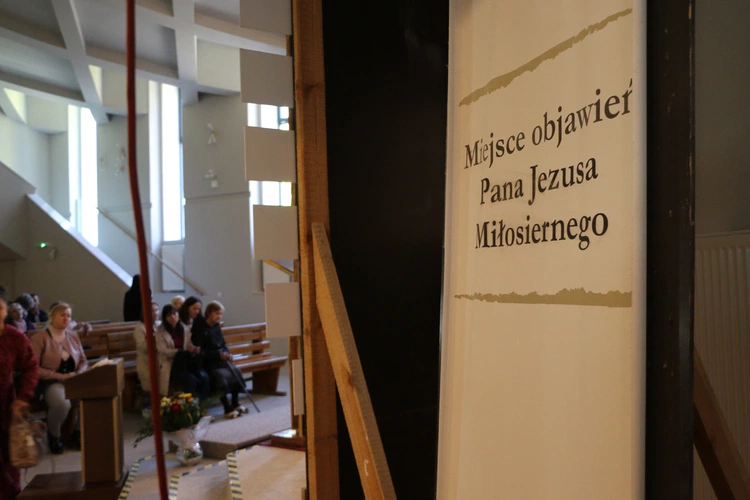 Godzina Miłosierdzia w Sanktuarium Bożego Miłosierdzia w Płocku