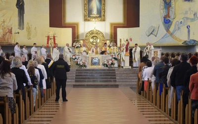 Odpust w sanktuarium Bożego Miłosierdzia w Ostrowcu Świętokrzyskim