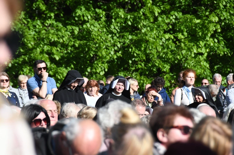 Niedziela Miłosierdzia Bożego na Moczydle 2025