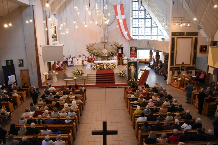 Odpust Miłosierdzia Bożego i 35 lat Caritas AG