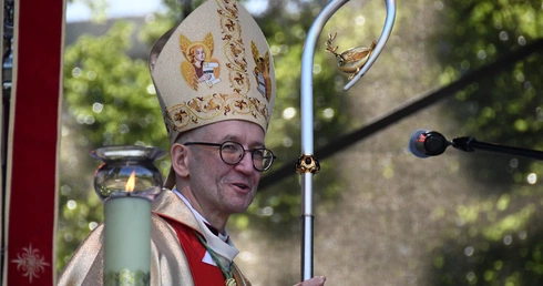Abp Galbas: Chrystus ciebie chce, nie brzydzi się tobą...