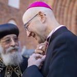 Tawadros II modlił się w archikatedrze warszawskiej o pokój 