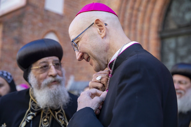 Tawadros II modlił się w archikatedrze warszawskiej o pokój 
