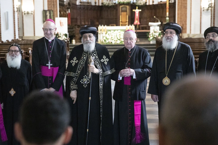 Tawadros II modlił się w archikatedrze warszawskiej o pokój 