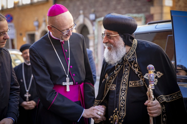 Tawadros II modlił się w archikatedrze warszawskiej o pokój 