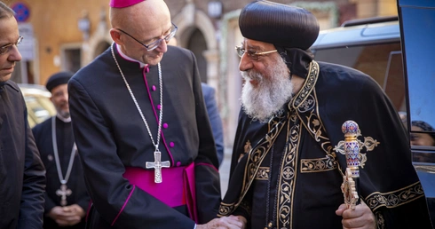 Tawadros II modlił się w archikatedrze warszawskiej o pokój 