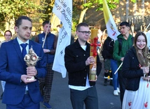 Droga Światła na ulicach Zielonej Góry z bł. Karoliną Kózkówną i bł. Karolem Acutisem