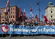 Tysiące osób na Narodowym Marszu Życia w Warszawie. „Aborcja to płatny zabójca” 