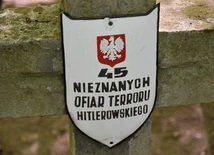 Ościsłowo. Upamiętnienie ofiar niemieckiej zbrodni wojennej