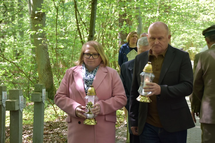 Ościsłowo. Upamiętnienie ofiar niemieckiej zbrodni wojennej