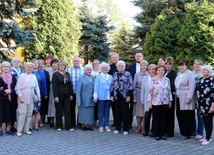 Wolontariusze z ks. Markiem Dziewieckim i ks. Karolem Piłatem.