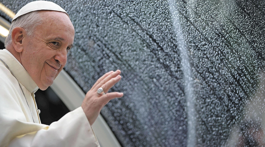 Brat Franciszek. Papież, który nie lękał się gestów symbolicznych, wręcz rewolucyjnych