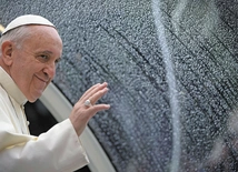 Brat Franciszek. Papież, który nie lękał się gestów symbolicznych, wręcz rewolucyjnych