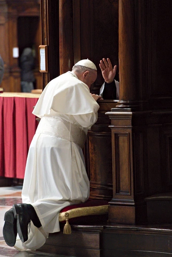 „Bez niego byłbym gorszym księdzem”. O. Michał Legan wspomina papieża Franciszka