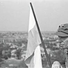 Nad zdobytym Berlinem załopotała biało-czerwona. Dlaczego Dzień Flagi RP świętujemy 2 maja?